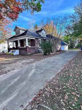 Additional photo 1 of property located at 1103 Main St