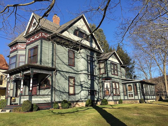 Photo of 33 S Main St, New Milford, CT