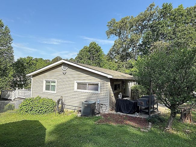 Photo of 3861 Parris Dr, Lenoir City, TN