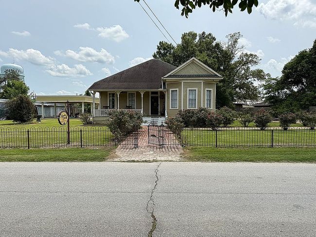 Image of 232 E Mark St