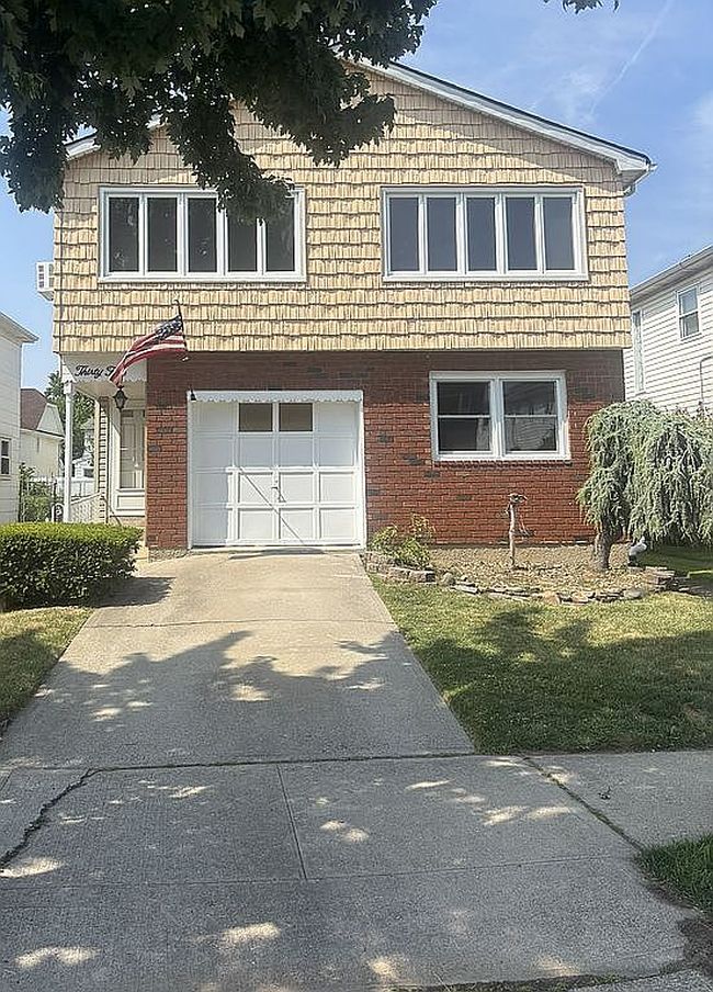 Photo of 35 Jaffe St