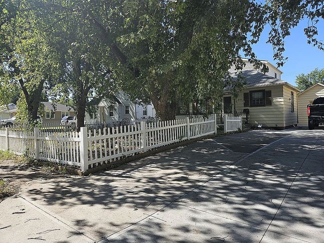 Image of 2530 Hancock St