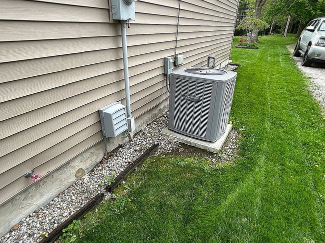 Photo of 110 S Main St, Wolcottville, IN