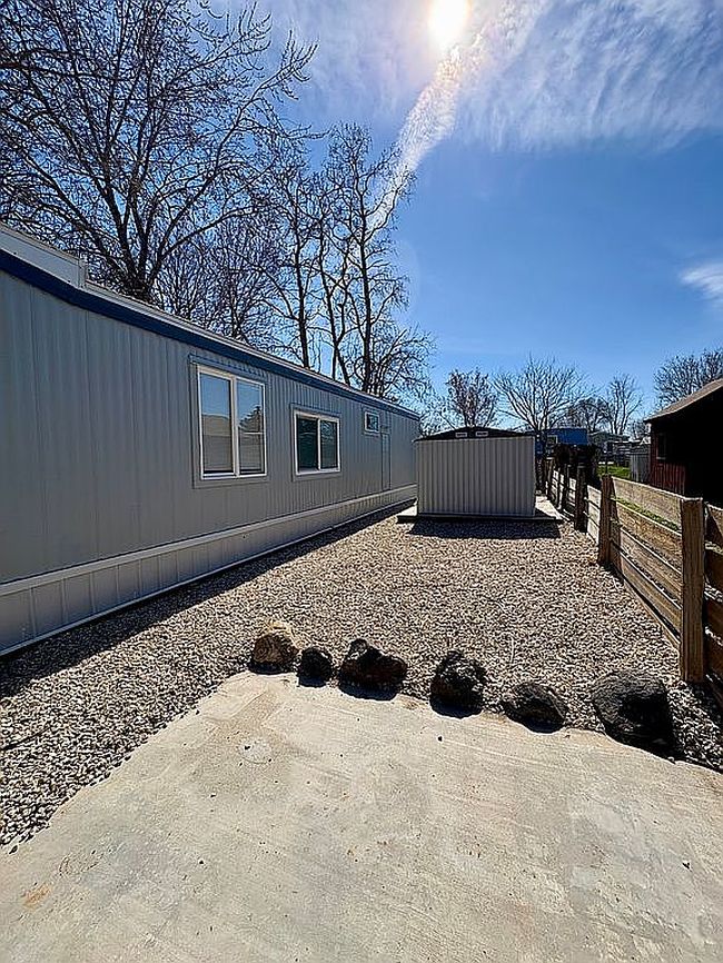 Image of 463 Greenleaf St #463