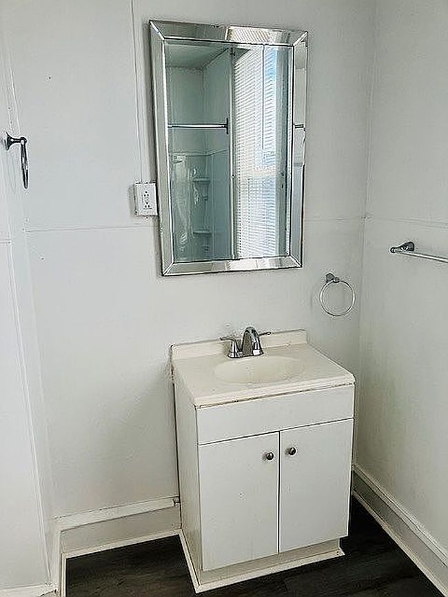 Additional photo 2 of property located at 2220 W Firth St