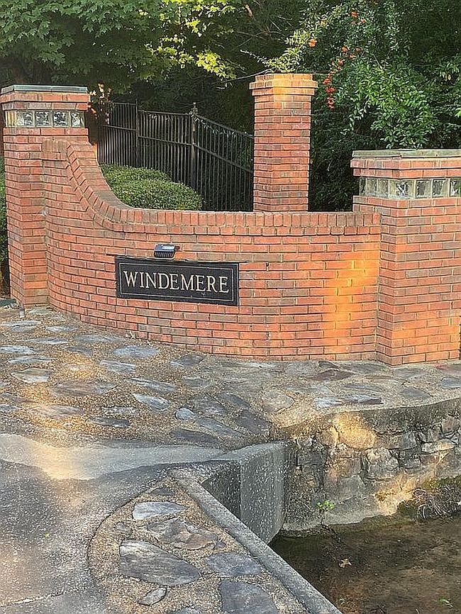 215 Windemere Dr, Rainbow City, AL