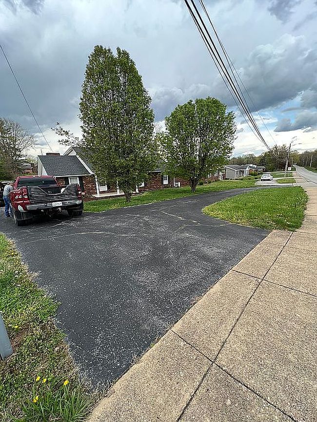 Additional photo 1 of property located at 1109 Glenview Dr