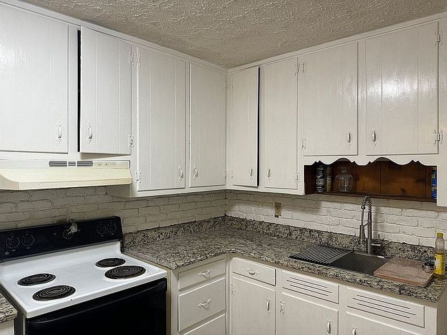 Additional photo 1 of property located at 6340 Hollywood Dr