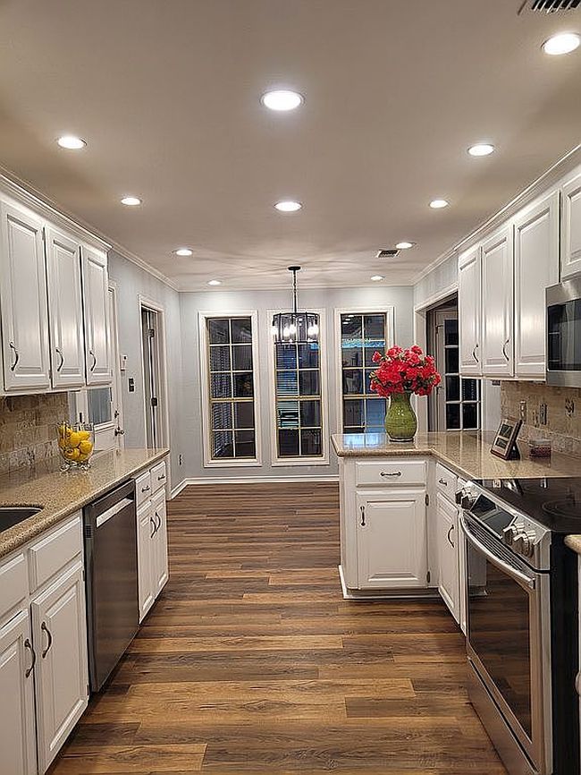 Additional photo 3 of property located at 5801 Independence Cir