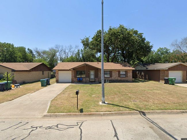 Photo of 3412 Bob O Link Ln, Denton, TX