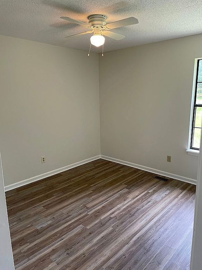 Image of 107 Baker Blvd