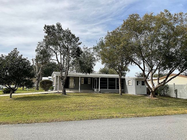 639 Ne Cottage Park Ln, Leesburg, FL