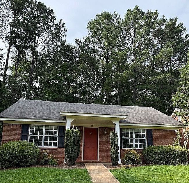 Photo of 111 Twin Oaks Cv, Oxford, MS