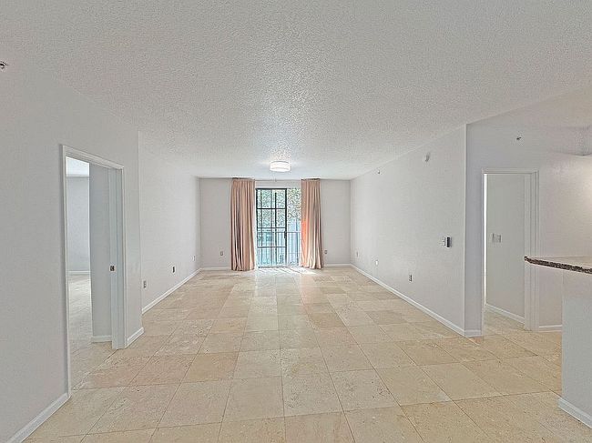 Image of 560 S Sapodilla Ave Apt 203