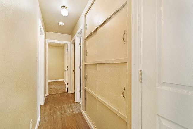 Photo of 1701 Kenmar Dr, Manhattan, KS