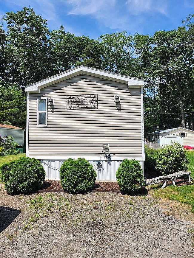 Photo of 7 Starboard Ln, Freeport, ME