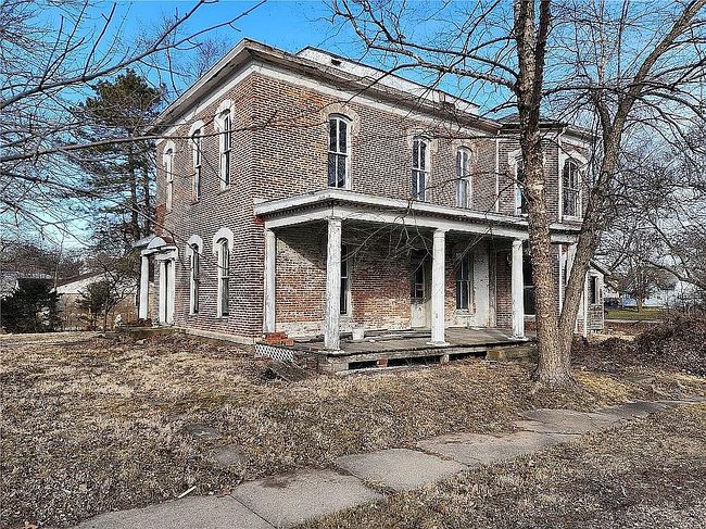 Photo of 114 S Polk St, Sullivan, IL