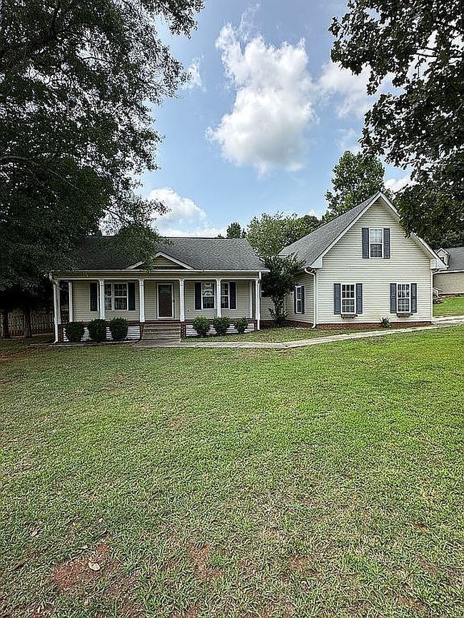 Image of 206 Forked Oak Way