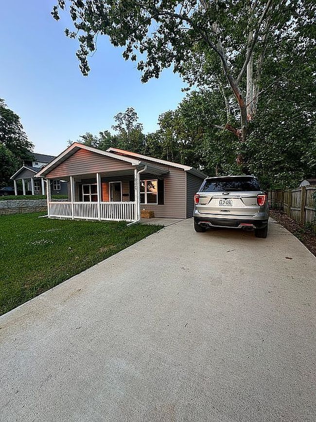 Photo of 1526 S Arch St, Hannibal, MO