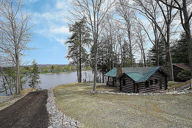 Image of 8208 Lakeshore Dr