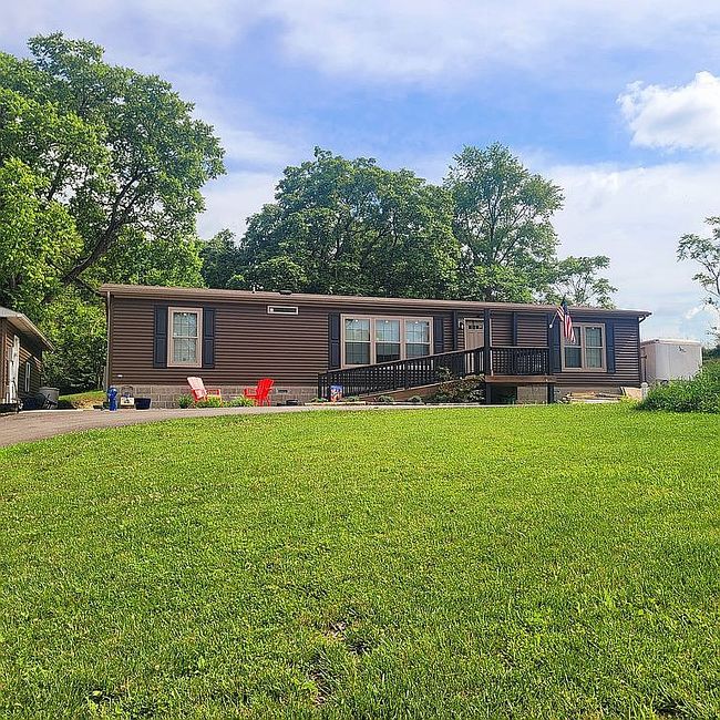 Photo of 86 Eldersville Rd, Burgettstown, PA