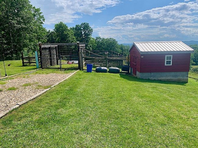 Photo of 110 Autumn Ridge Rd, Alderson, WV