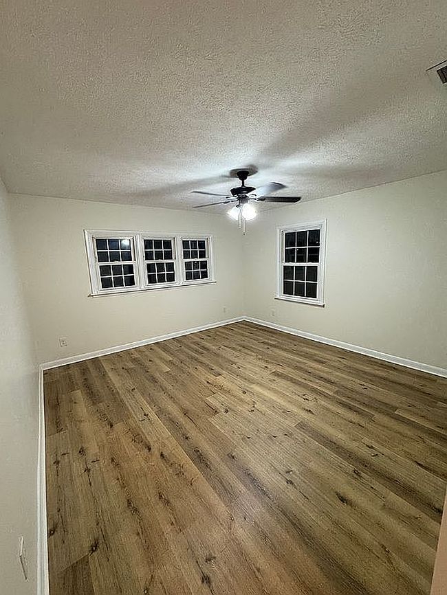 Additional photo 3 of property located at 303 W Market St