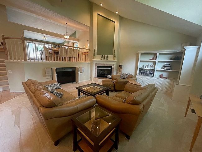 Photo of 51630 Waterford Ln, Granger, IN