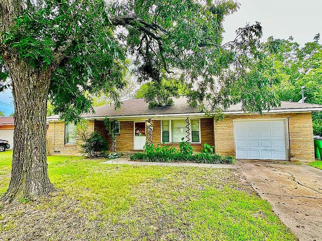 Photo of 1103 Fair Ave, Gainesville, TX