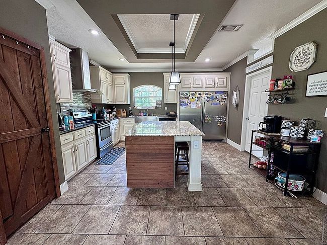 Photo of 725 Bardin Rd, Palatka, FL