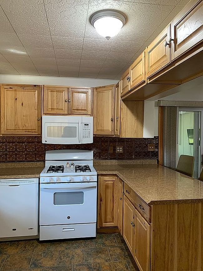 Photo of 598 Maxwell Dr, Titusville, PA