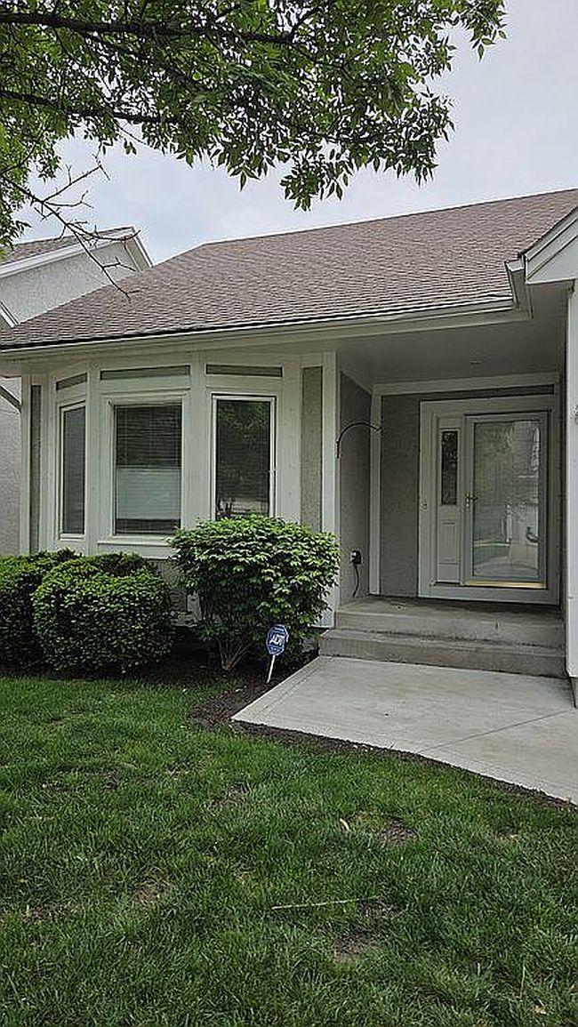 Image of 5819 Summit St