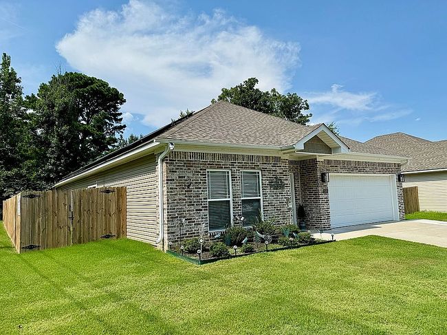 Additional photo 3 of property located at 3500 Village Walk Dr