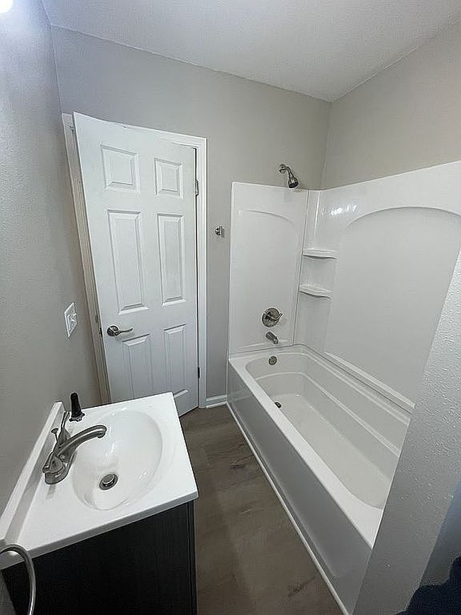 Image of 739 6th Ave