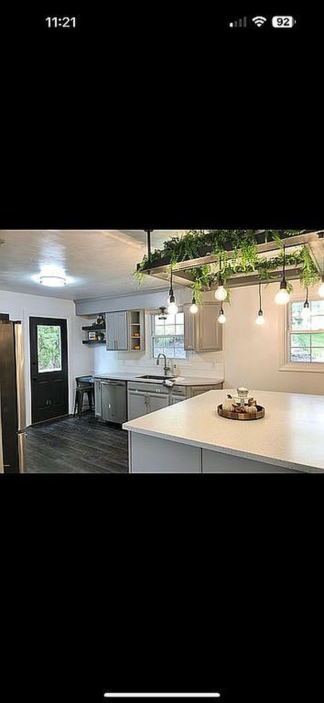 Image of 2933 Schick Blvd