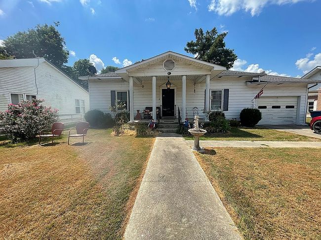 Photo of 104 N Main St, Gideon, MO