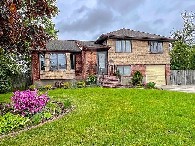Photo of 58 W 6th St, Deer Park, NY
