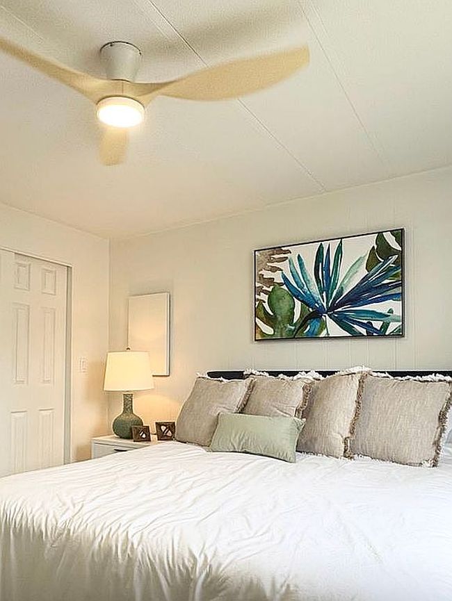 Image of 666 Harbor Cir