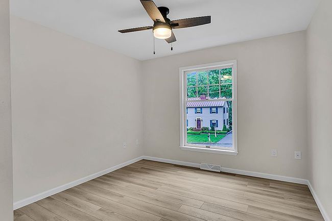 Image of 912 Emerald Ln