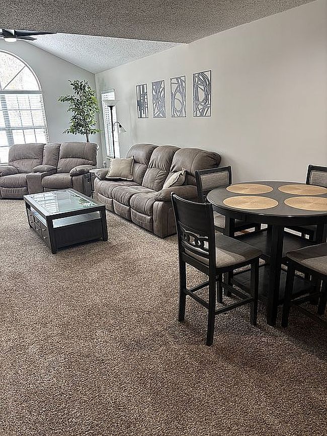 Image of 40 Stratford Grn #4