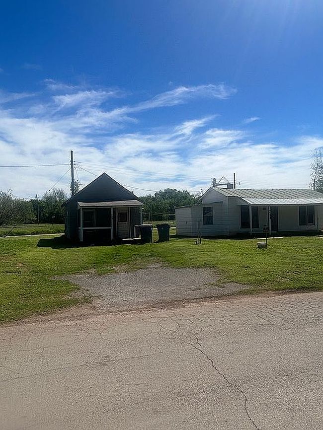 701 W Michigan Ave, Chickasha, OK