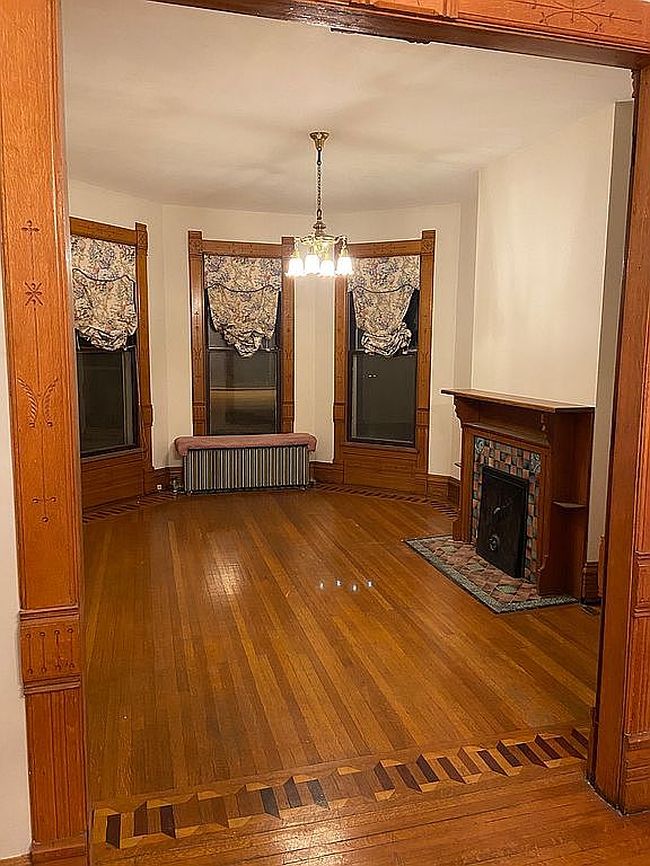 Image of 203 E Washington St