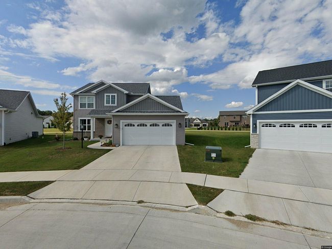 Photo of 10 Connor Ct, Monticello, IL