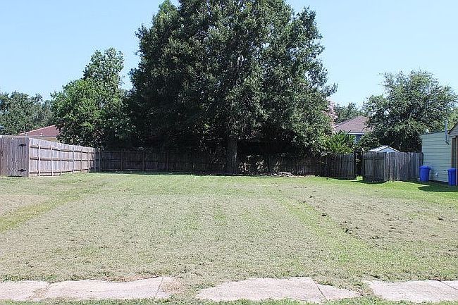 Preview of property located at 1335 Seville Dr