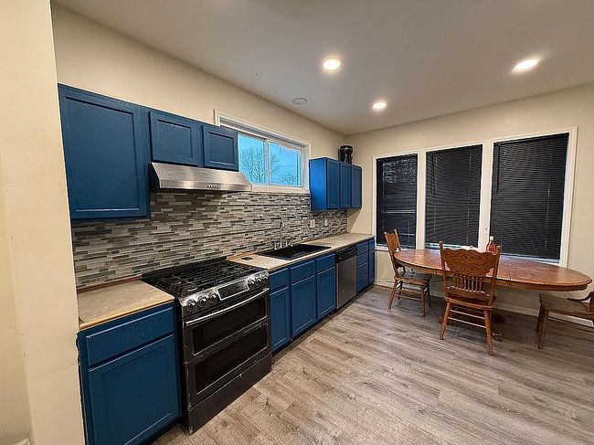 Image of 5952 Hazlett St
