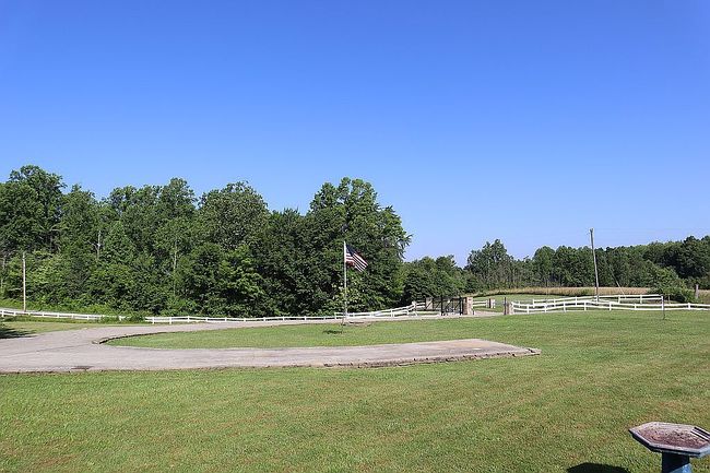Photo of 11032 Fiscus Cemetery Rd, Coal City, IN