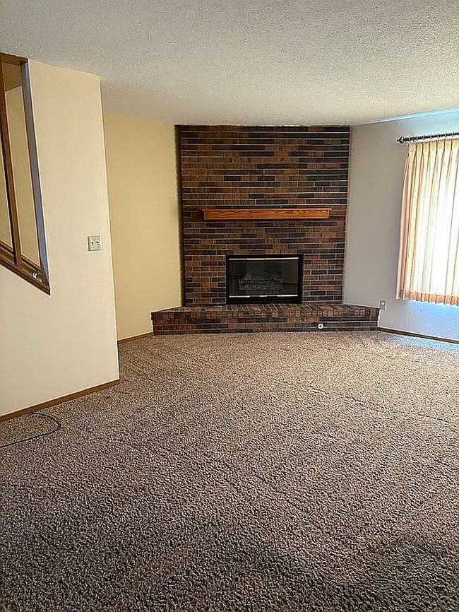 Photo of 1203 S Newport Pl, Sioux Falls, SD