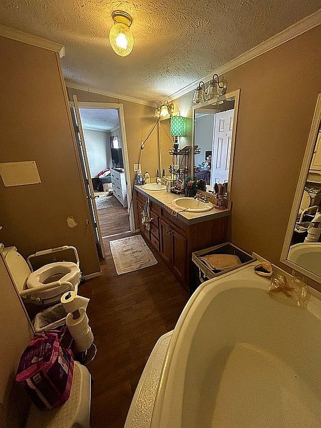 Image of 9311 Feather Hollow Dr