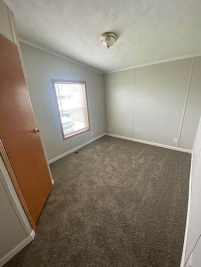 Photo of 53 Somerset St, Swartz Creek, MI