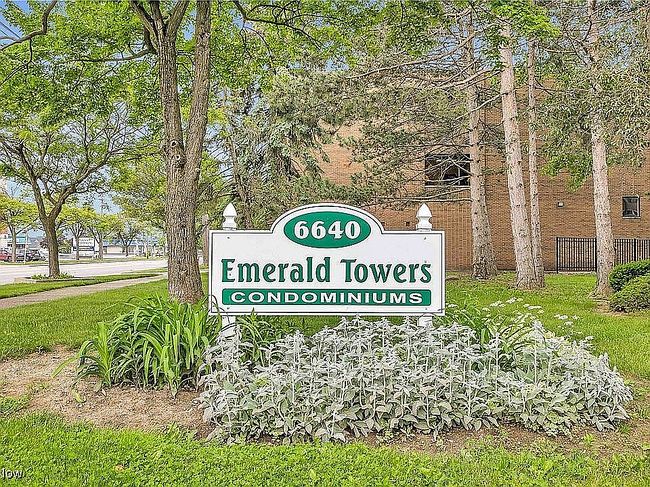 Photo of 6640 Pearl Rd Apt 609, Parma Heights, OH